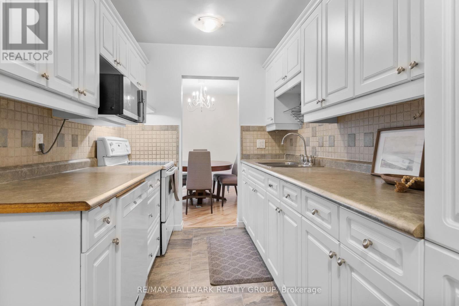 17 - 1598 Hoskins Crescent, Ottawa, Ontario  K4A 2H8 - Photo 14 - X12422559