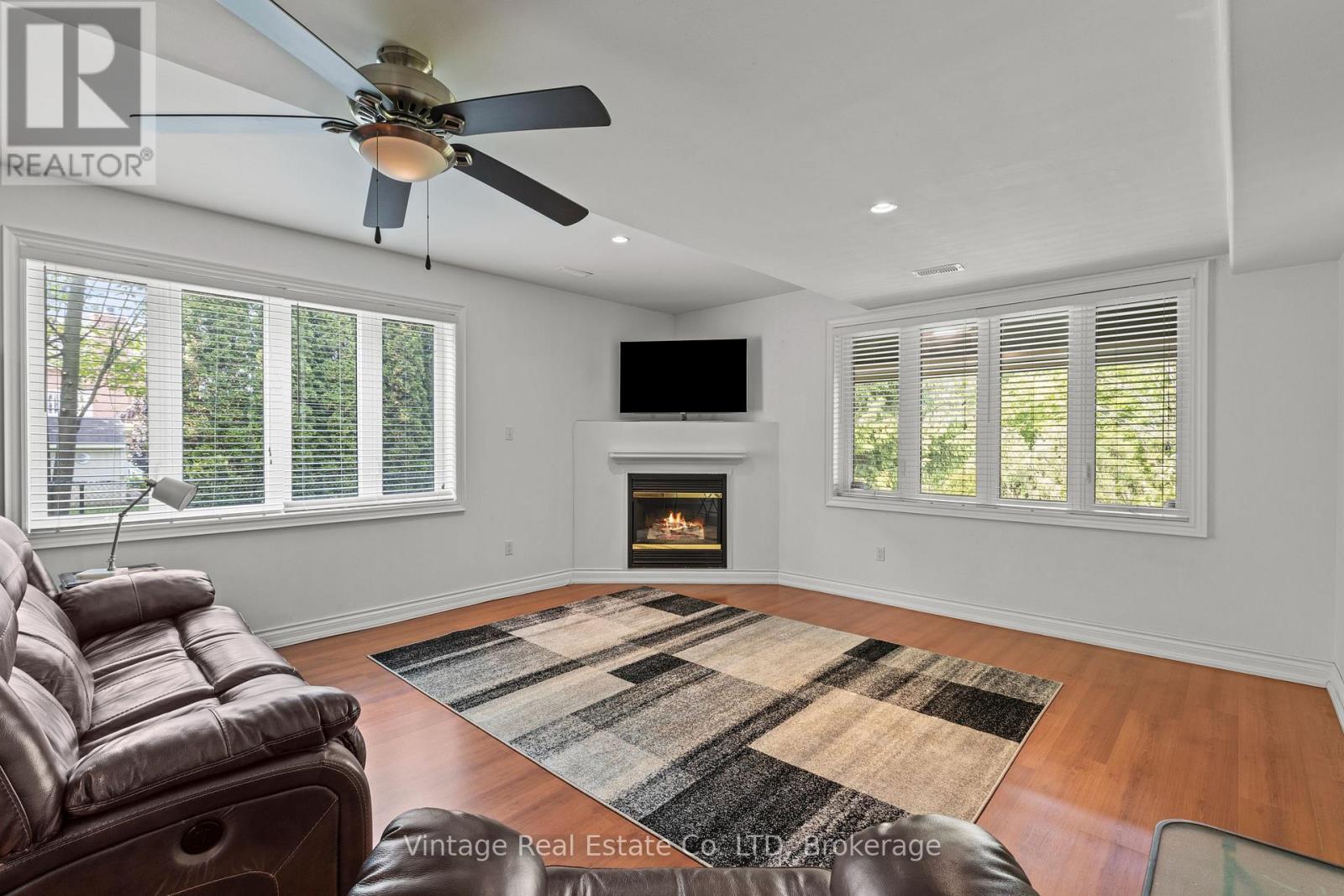 3689 Cardinal Drive, Niagara Falls, Ontario  L2H 2Y1 - Photo 12 - X12422515
