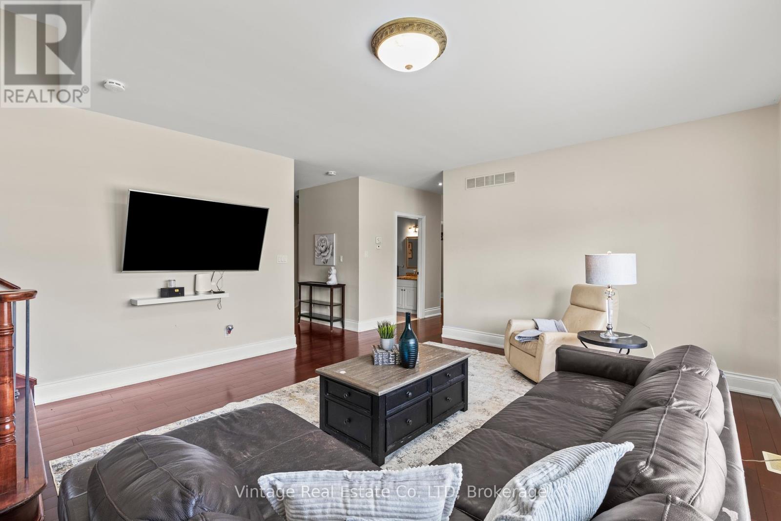 3689 Cardinal Drive, Niagara Falls, Ontario  L2H 2Y1 - Photo 7 - X12422515