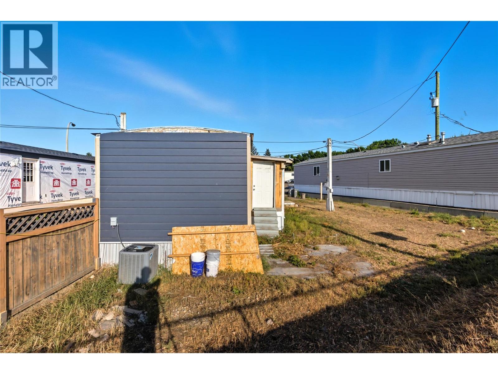 3 Pluto Drive Unit# 3p, Kamloops, British Columbia  V2B 1A6 - Photo 3 - 10363216