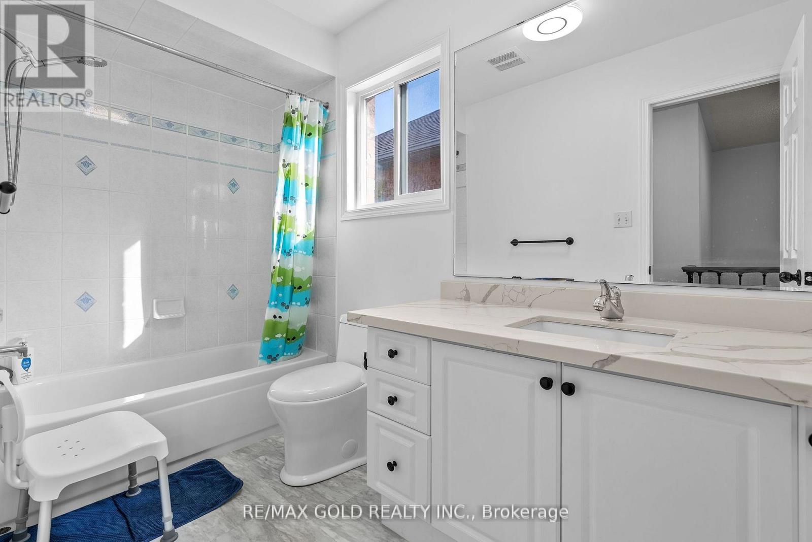 3218 Camberwell Drive, Mississauga, Ontario  L5M 6S8 - Photo 19 - W12422475