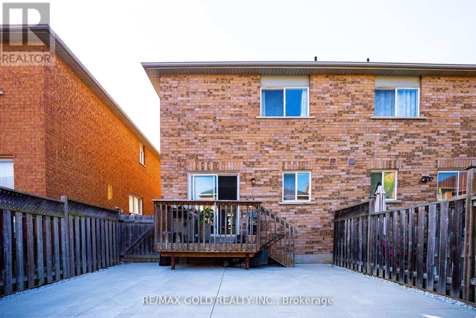 3218 Camberwell Drive, Mississauga, Ontario  L5M 6S8 - Photo 27 - W12422475