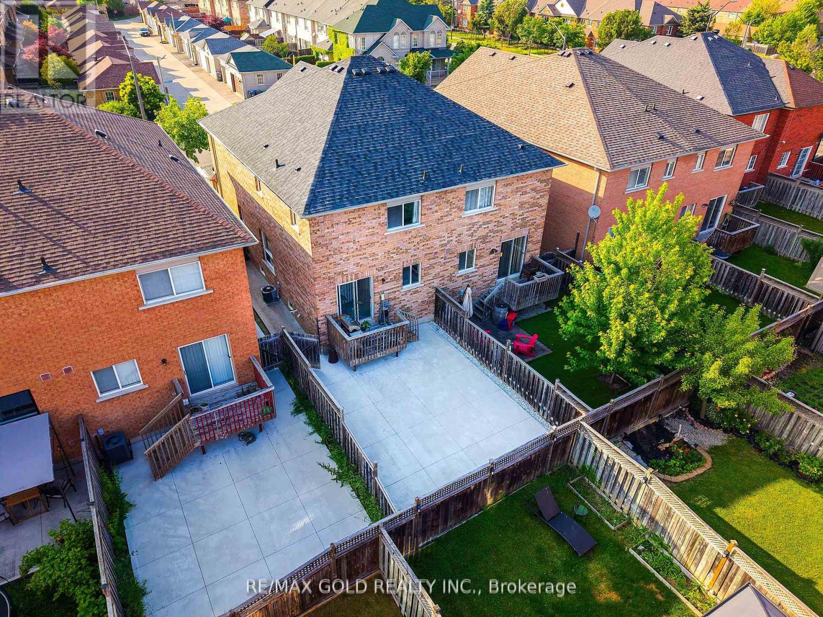 3218 Camberwell Drive, Mississauga, Ontario  L5M 6S8 - Photo 30 - W12422475