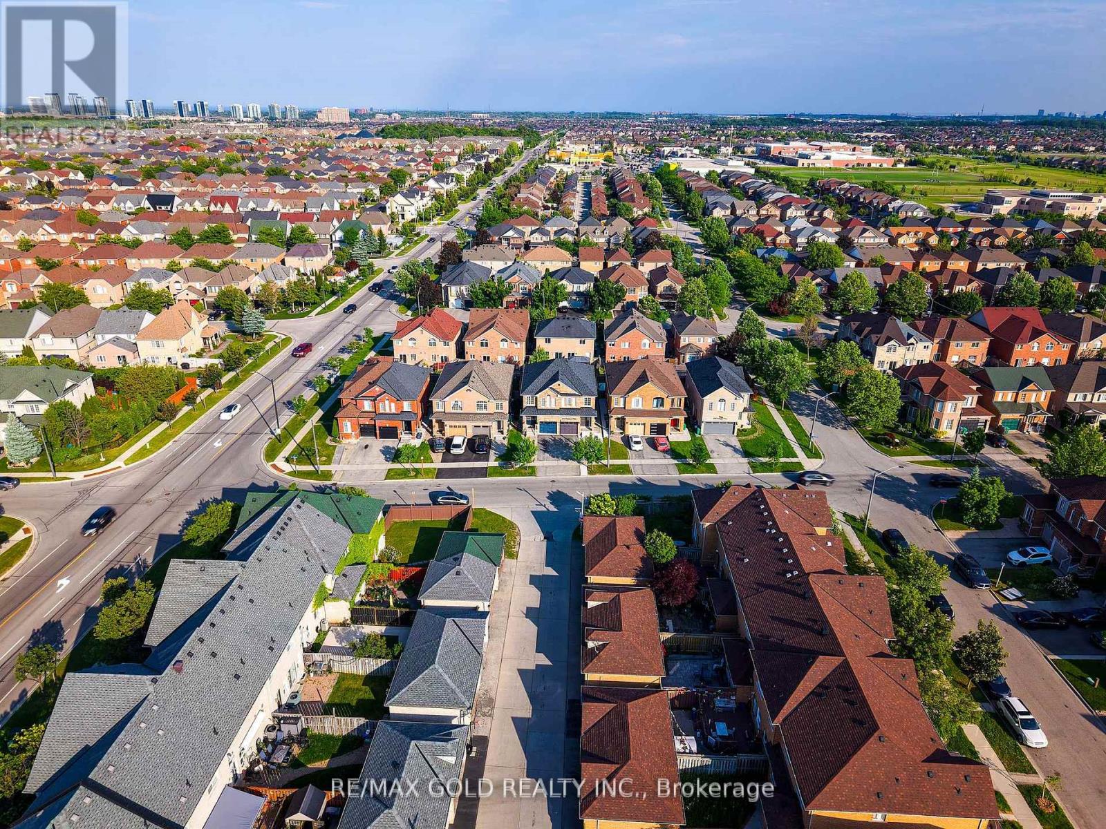 3218 Camberwell Drive, Mississauga, Ontario  L5M 6S8 - Photo 34 - W12422475