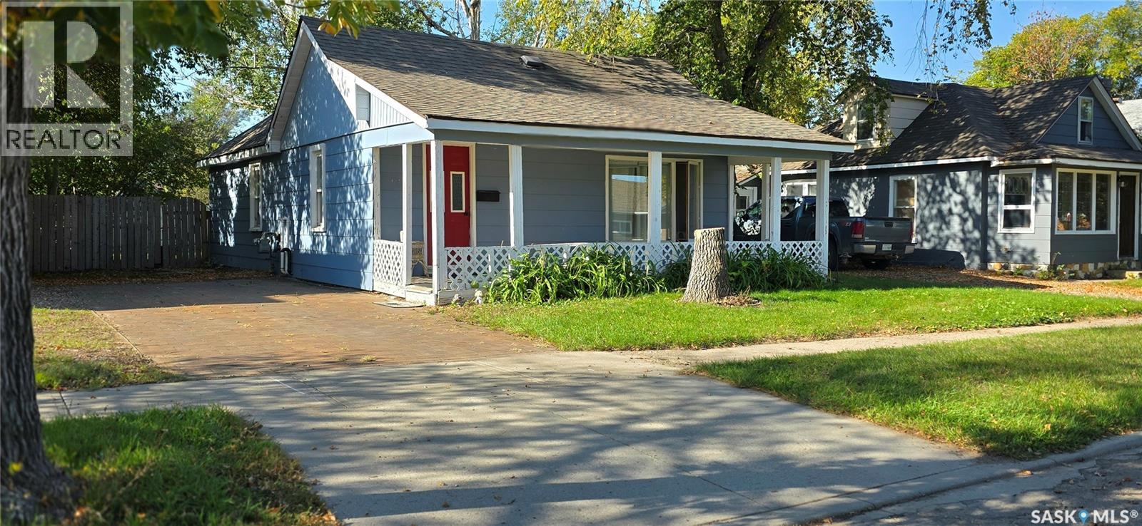1326 2nd Street, Estevan, Saskatchewan  S4A 0M4 - Photo 2 - SK019147