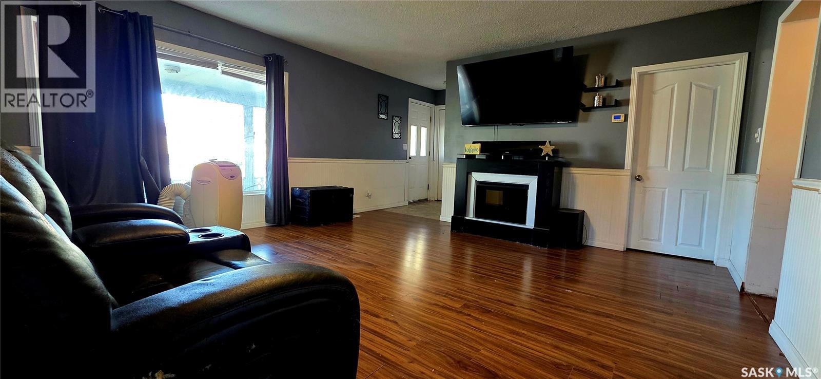 1326 2nd Street, Estevan, Saskatchewan  S4A 0M4 - Photo 5 - SK019147