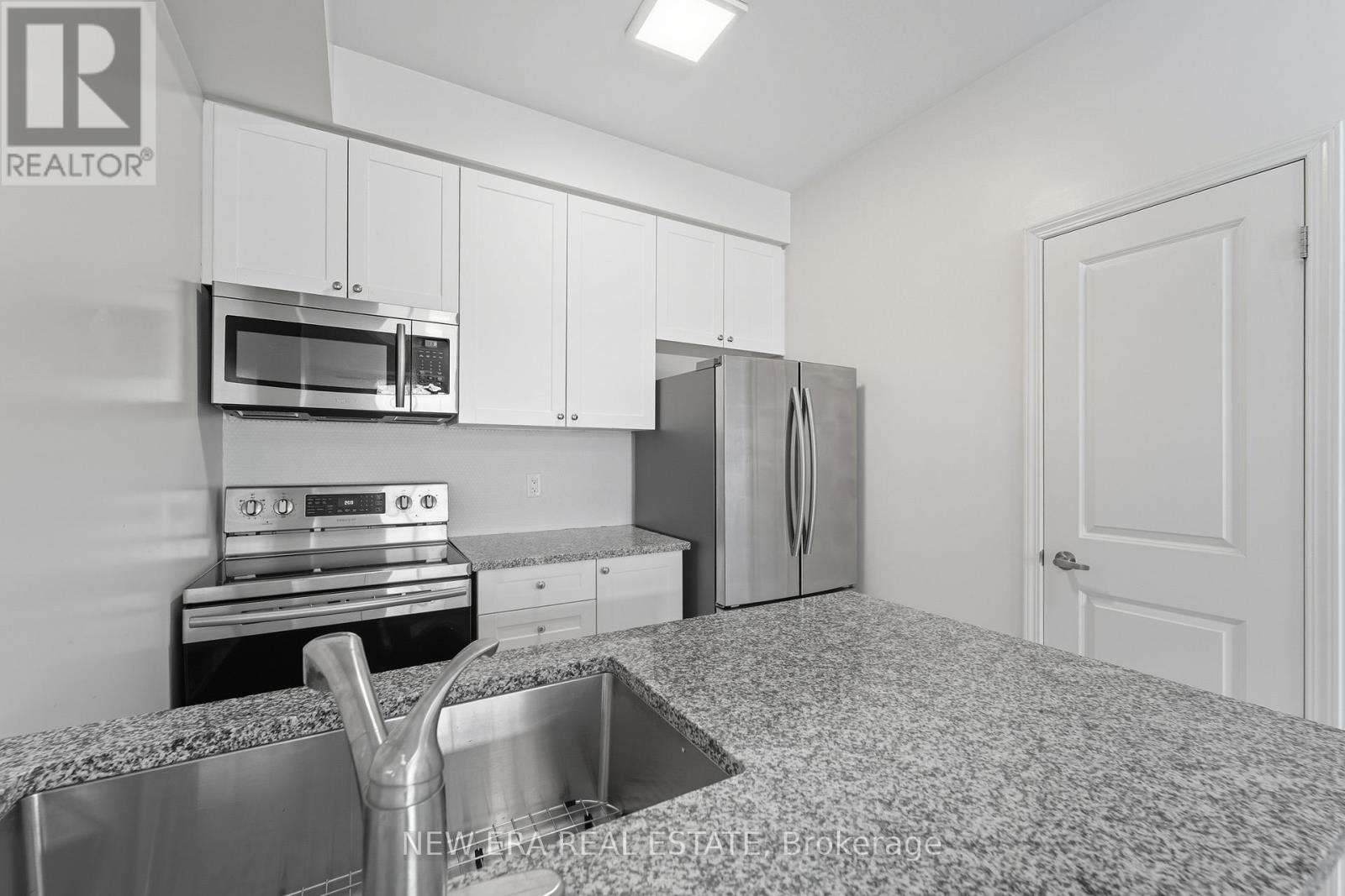 120 - 80 Aspen Springs Drive, Clarington, Ontario  L1C 0V4 - Photo 5 - E12422531