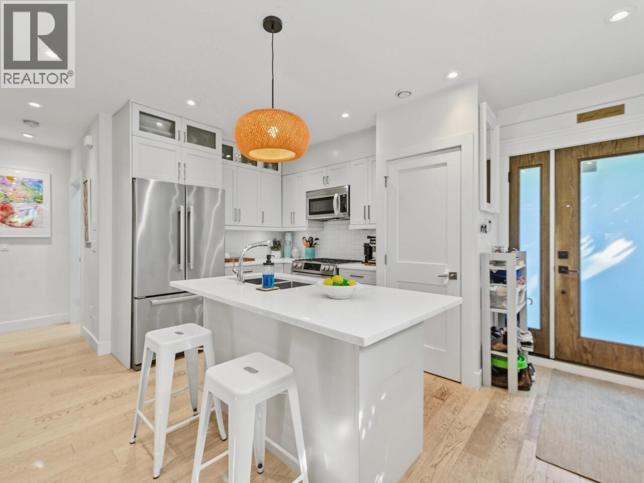 165 W 14th Avenue, Vancouver, British Columbia  V5Y 1W8 - Photo 2 - R3050645