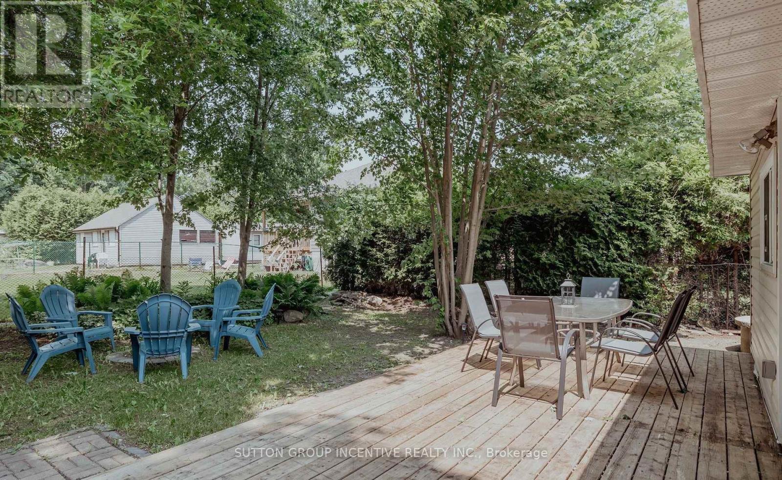 711 Innisfil Beach Road, Innisfil, Ontario  L9S 4E4 - Photo 23 - N12422373