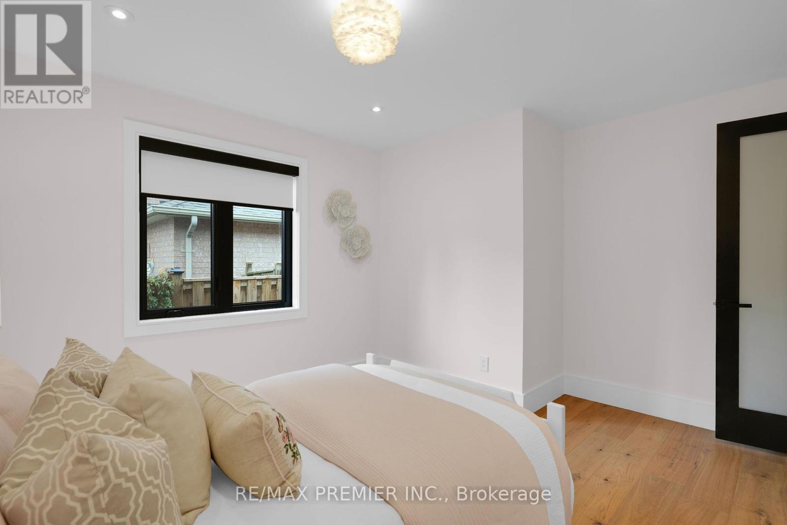 19 Polo Crescent, Vaughan, Ontario  L4L 8W6 - Photo 32 - N12422560