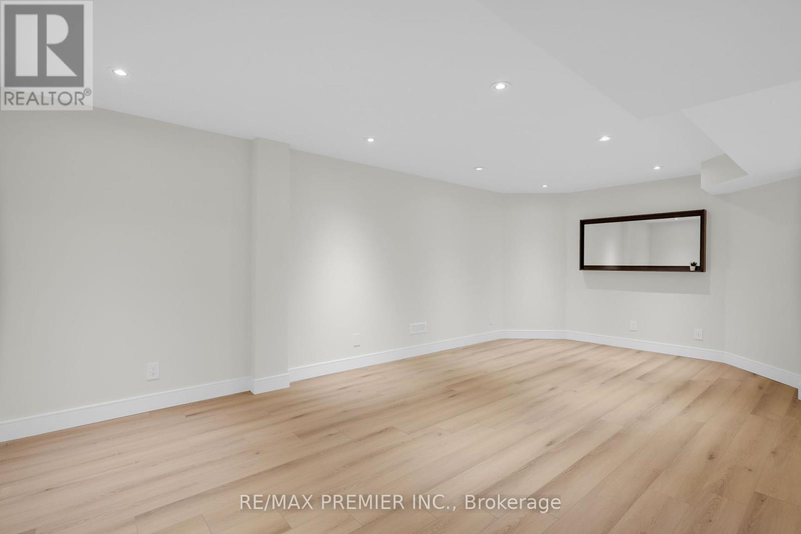 19 Polo Crescent, Vaughan, Ontario  L4L 8W6 - Photo 40 - N12422560