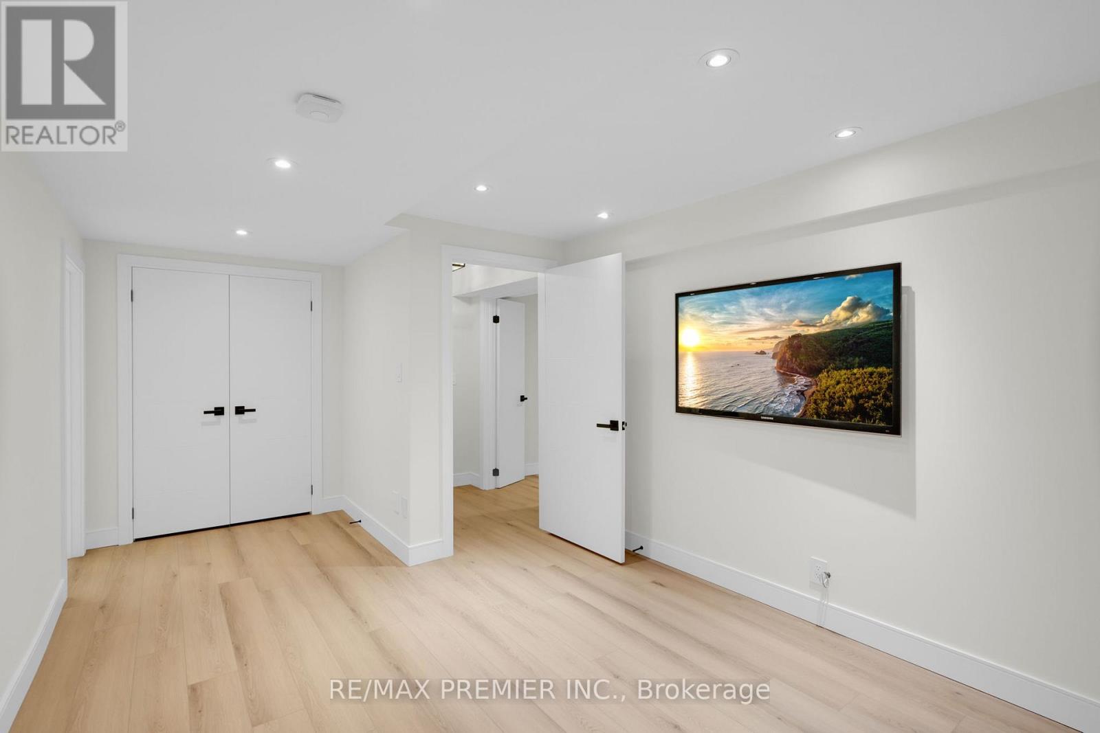 19 Polo Crescent, Vaughan, Ontario  L4L 8W6 - Photo 41 - N12422560