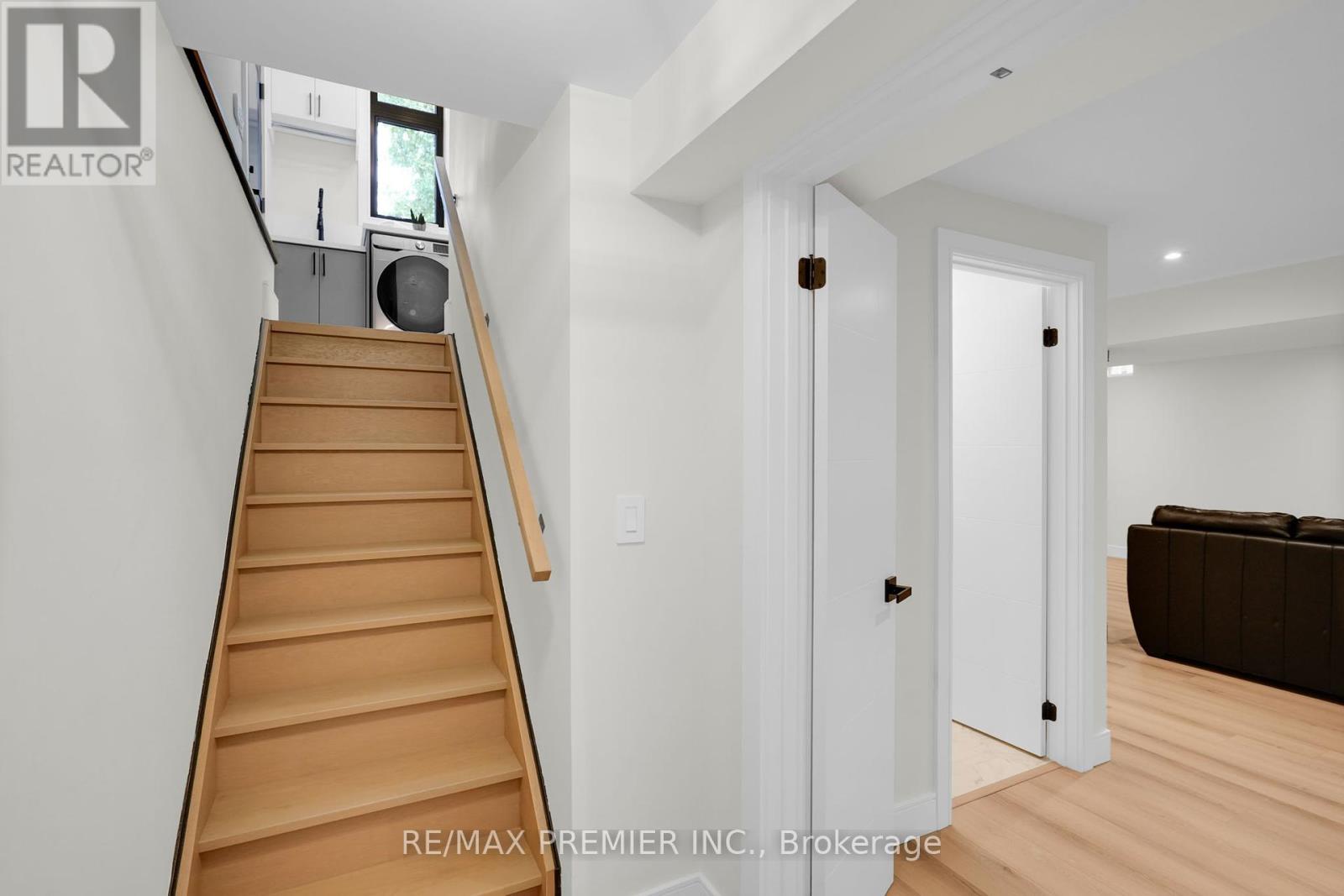 19 Polo Crescent, Vaughan, Ontario  L4L 8W6 - Photo 45 - N12422560