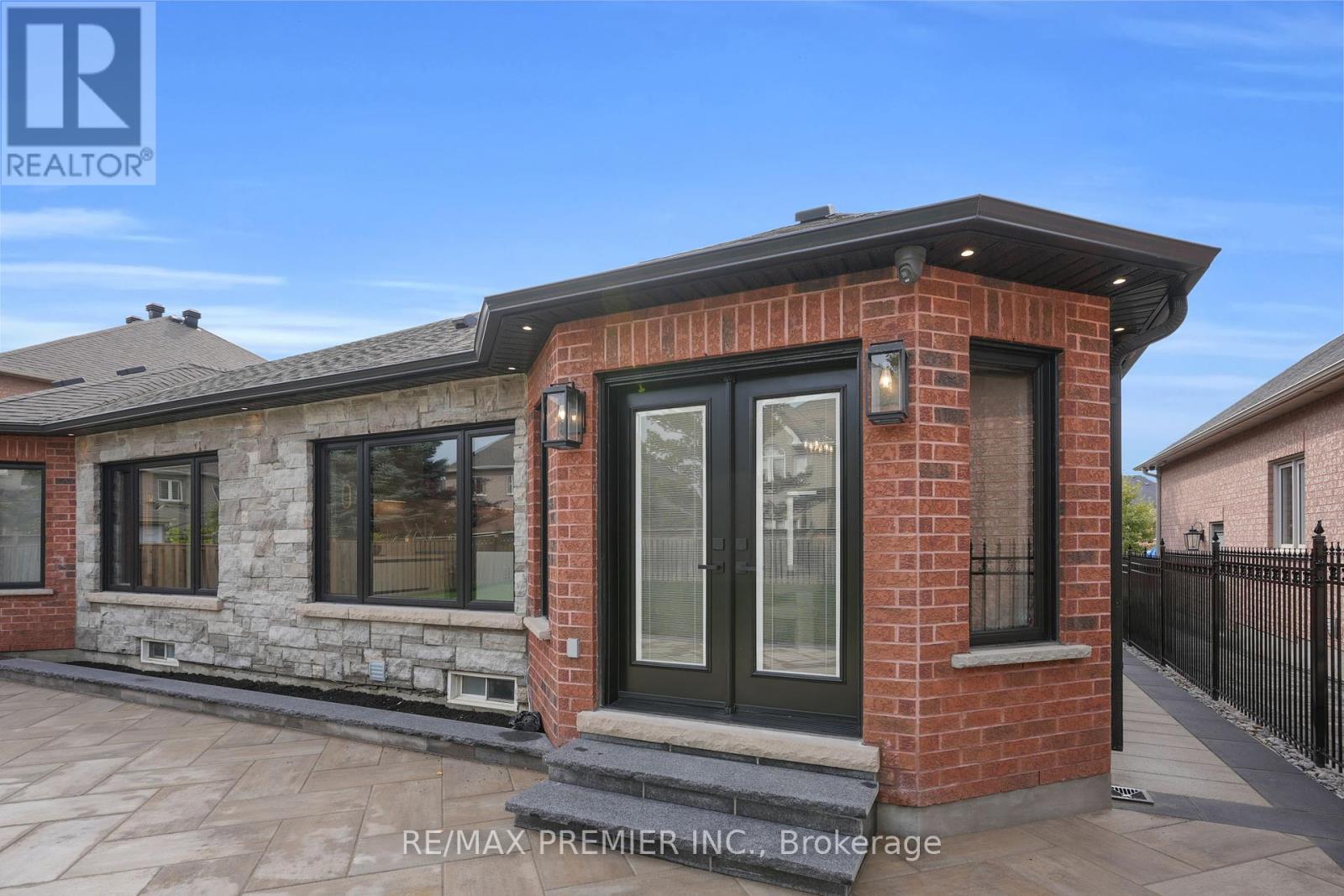 19 Polo Crescent, Vaughan, Ontario  L4L 8W6 - Photo 47 - N12422560