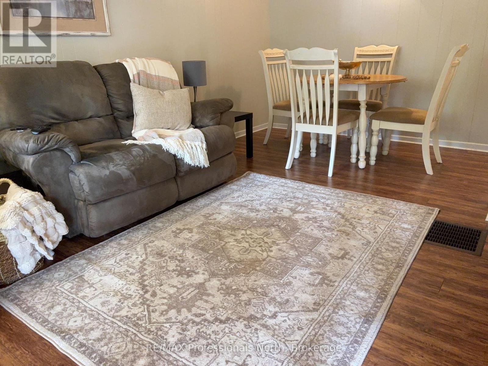2 South Fetterly Street, Huntsville, Ontario  P1H 1K7 - Photo 4 - X12399188