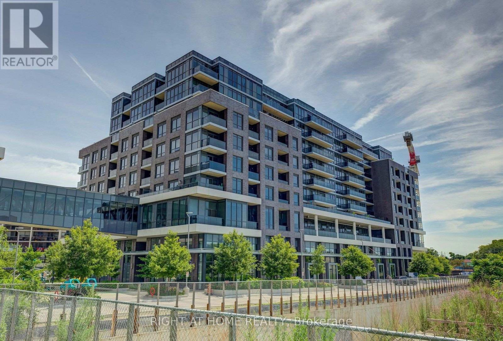 415 - 10 GIBBS ROAD, Toronto, Ontario