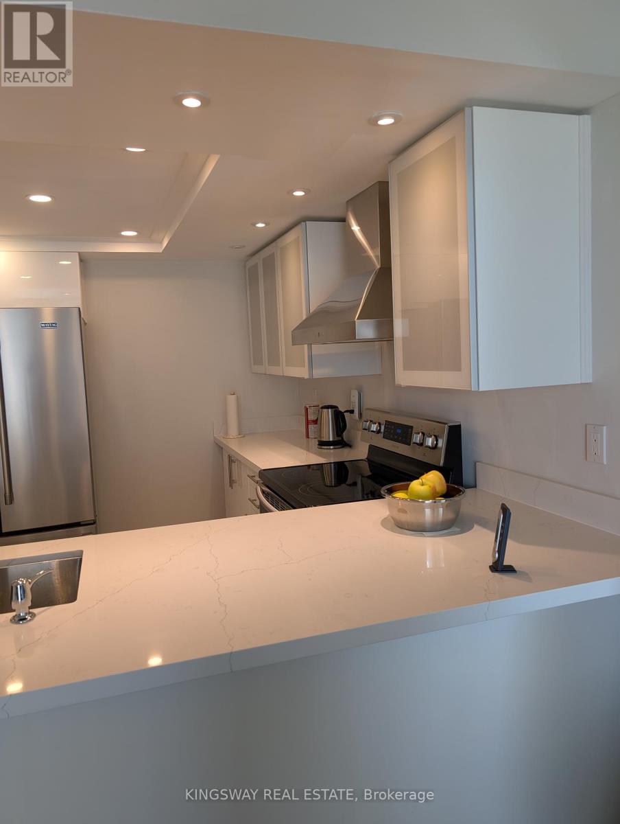 1406 - 550 Webb Drive, Mississauga, Ontario  L5B 3Y4 - Photo 5 - W12422540