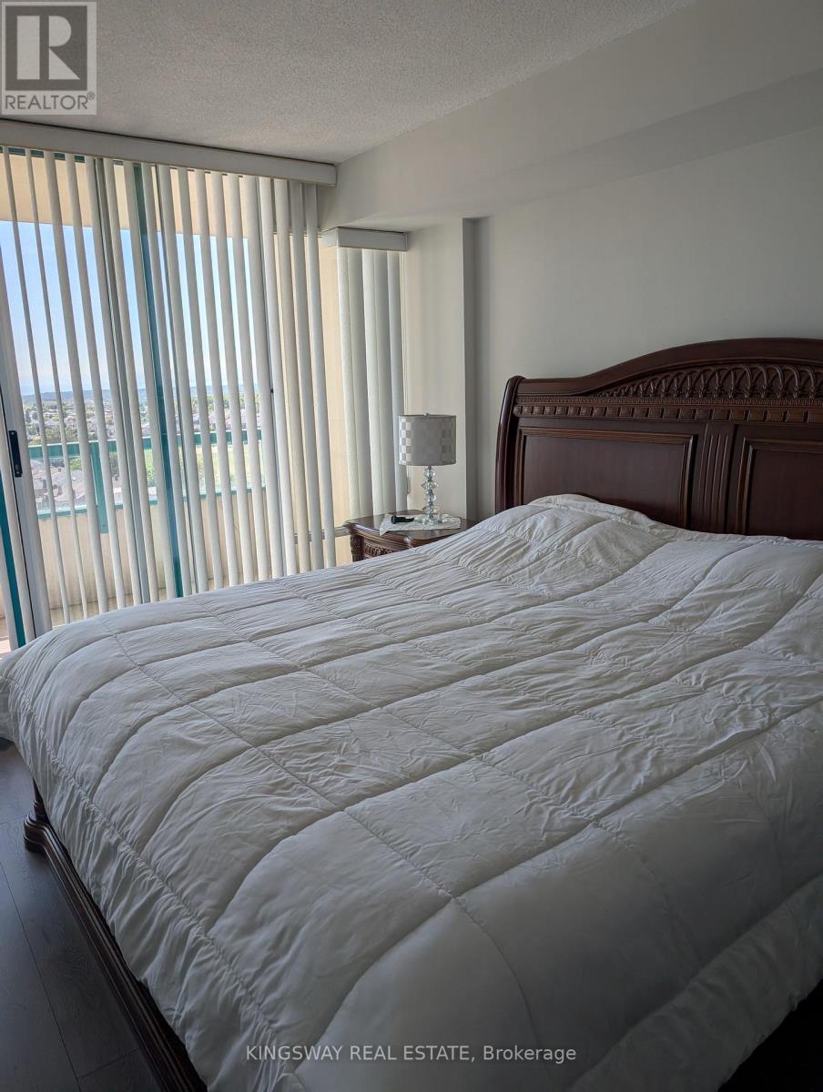 1406 - 550 Webb Drive, Mississauga, Ontario  L5B 3Y4 - Photo 8 - W12422540
