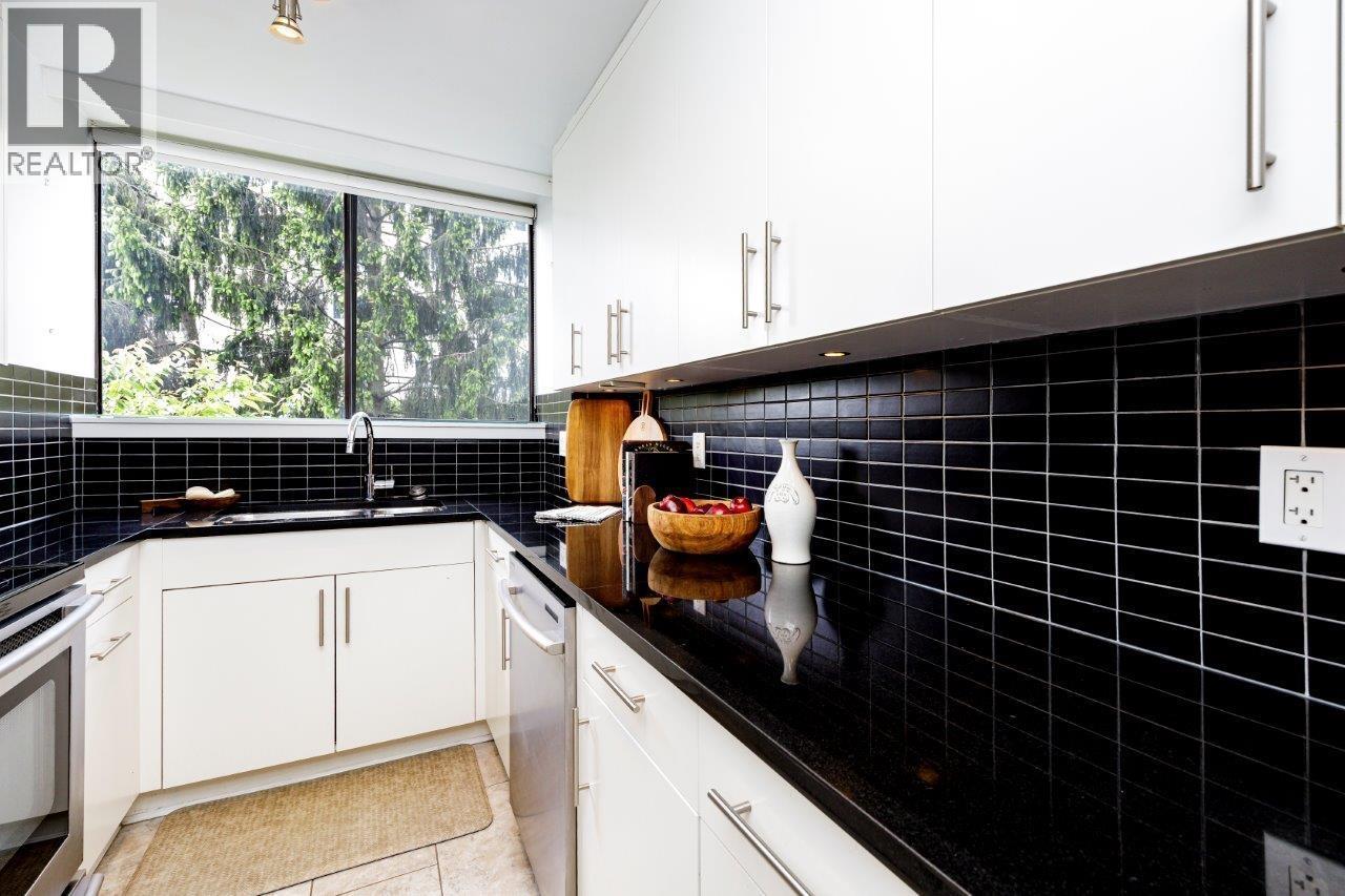 403 114 W Keith Road, North Vancouver, British Columbia  V7M 3C9 - Photo 6 - R3007608