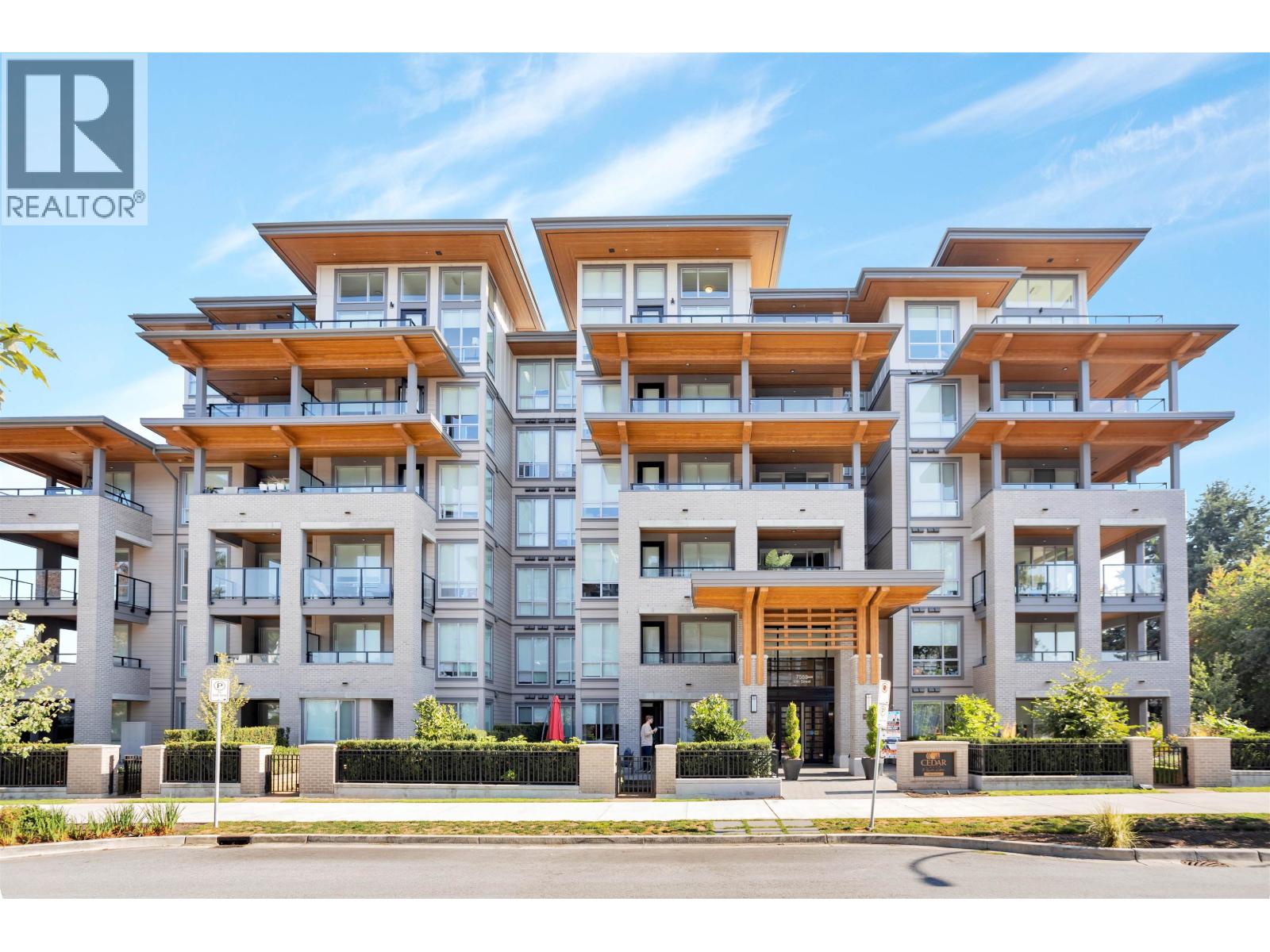 605 7588 16TH STREET, Burnaby, British Columbia