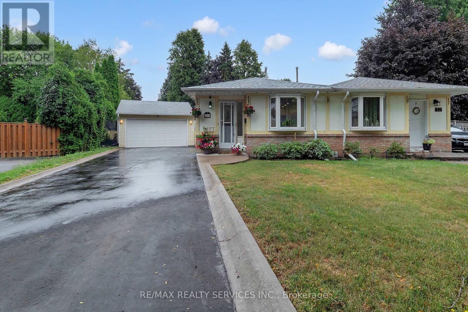 10 MINTON PLACE, Brampton, Ontario