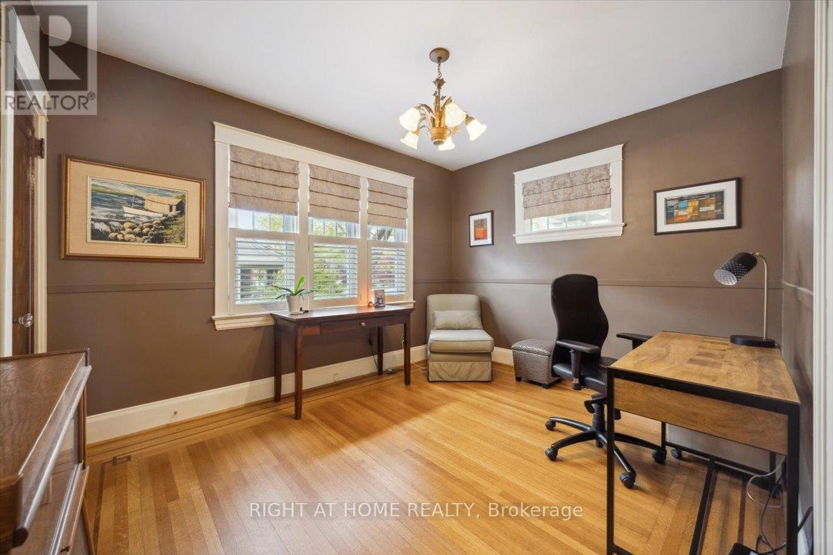 16 Nelles Boulevard, Grimsby, Ontario  L3M 3R1 - Photo 6 - X12422536