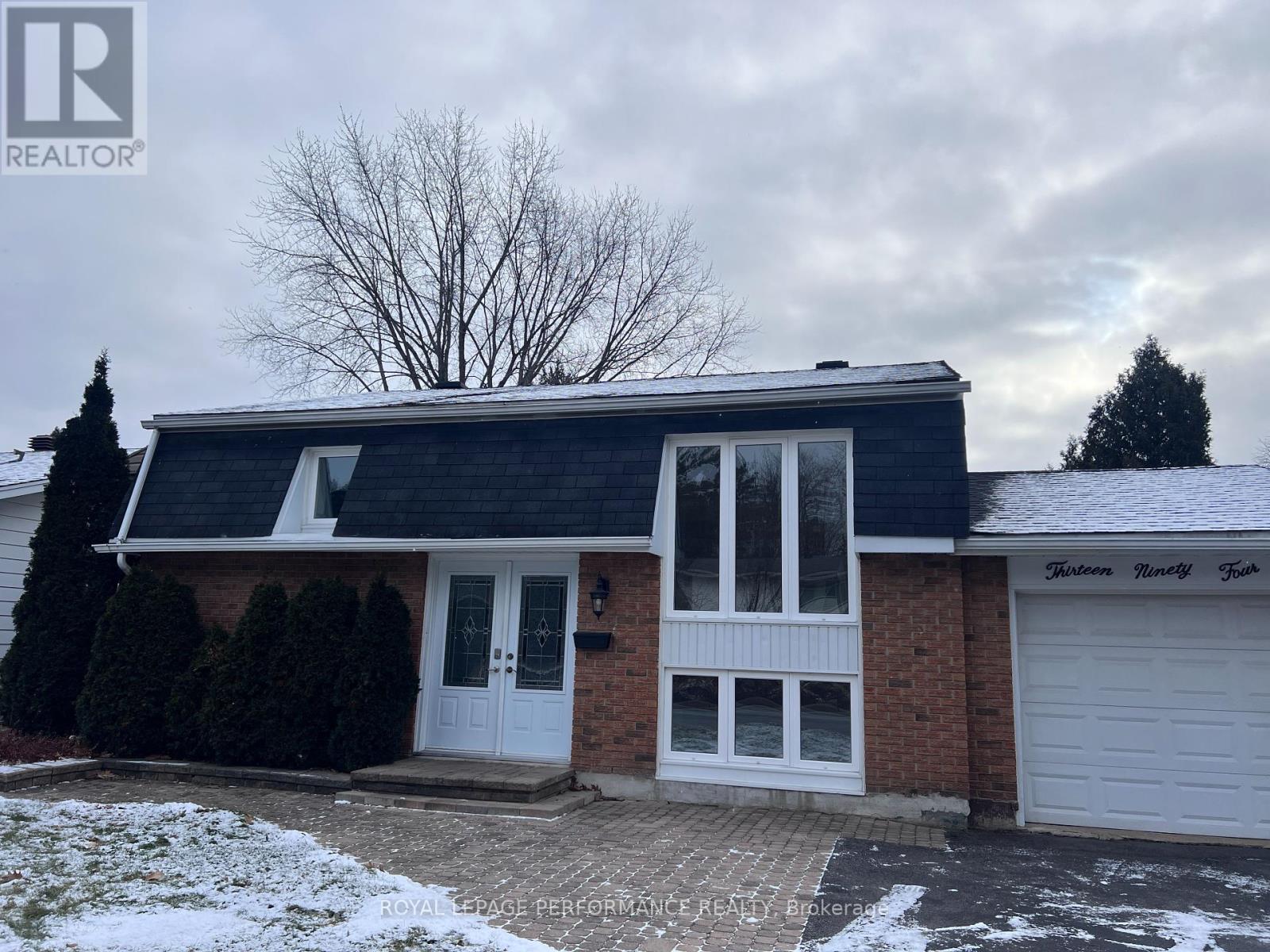 1394 Plumber Avenue, Ottawa, Ontario  K1K 4A9 - Photo 1 - X12422576