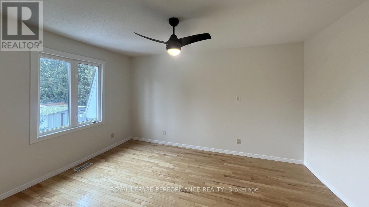 1394 Plumber Avenue, Ottawa, Ontario  K1K 4A9 - Photo 10 - X12422576