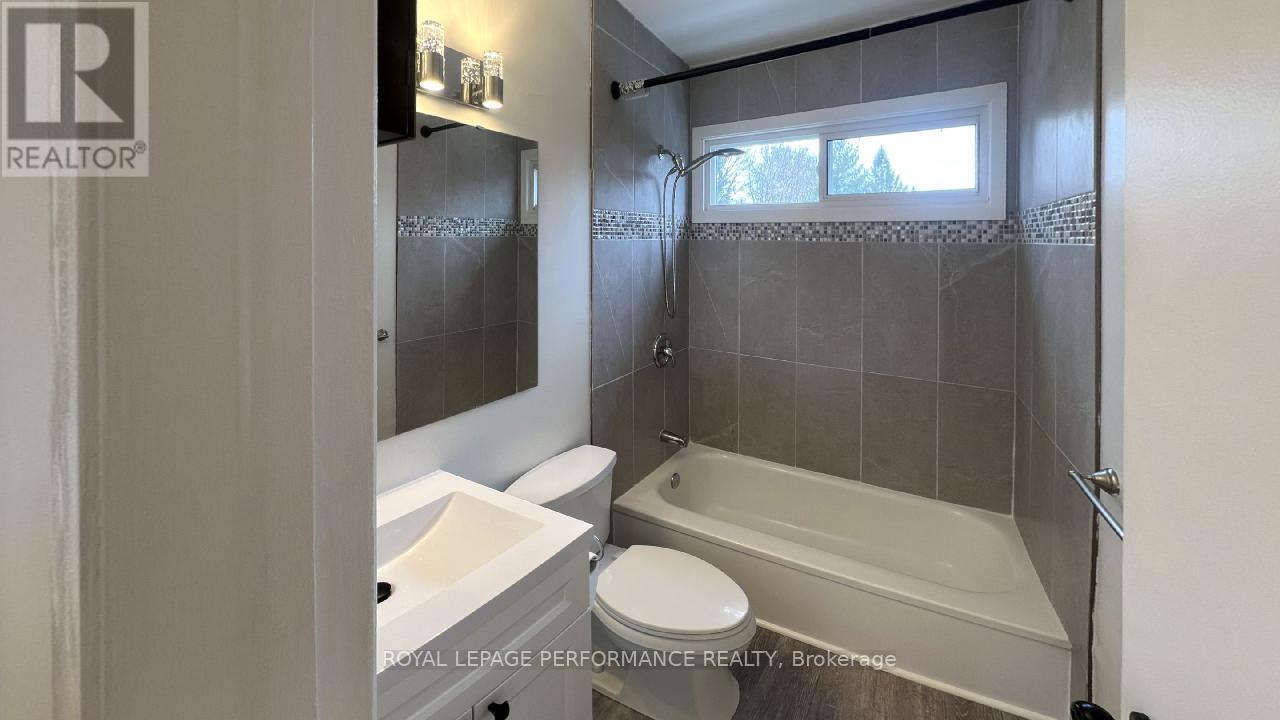 1394 Plumber Avenue, Ottawa, Ontario  K1K 4A9 - Photo 14 - X12422576