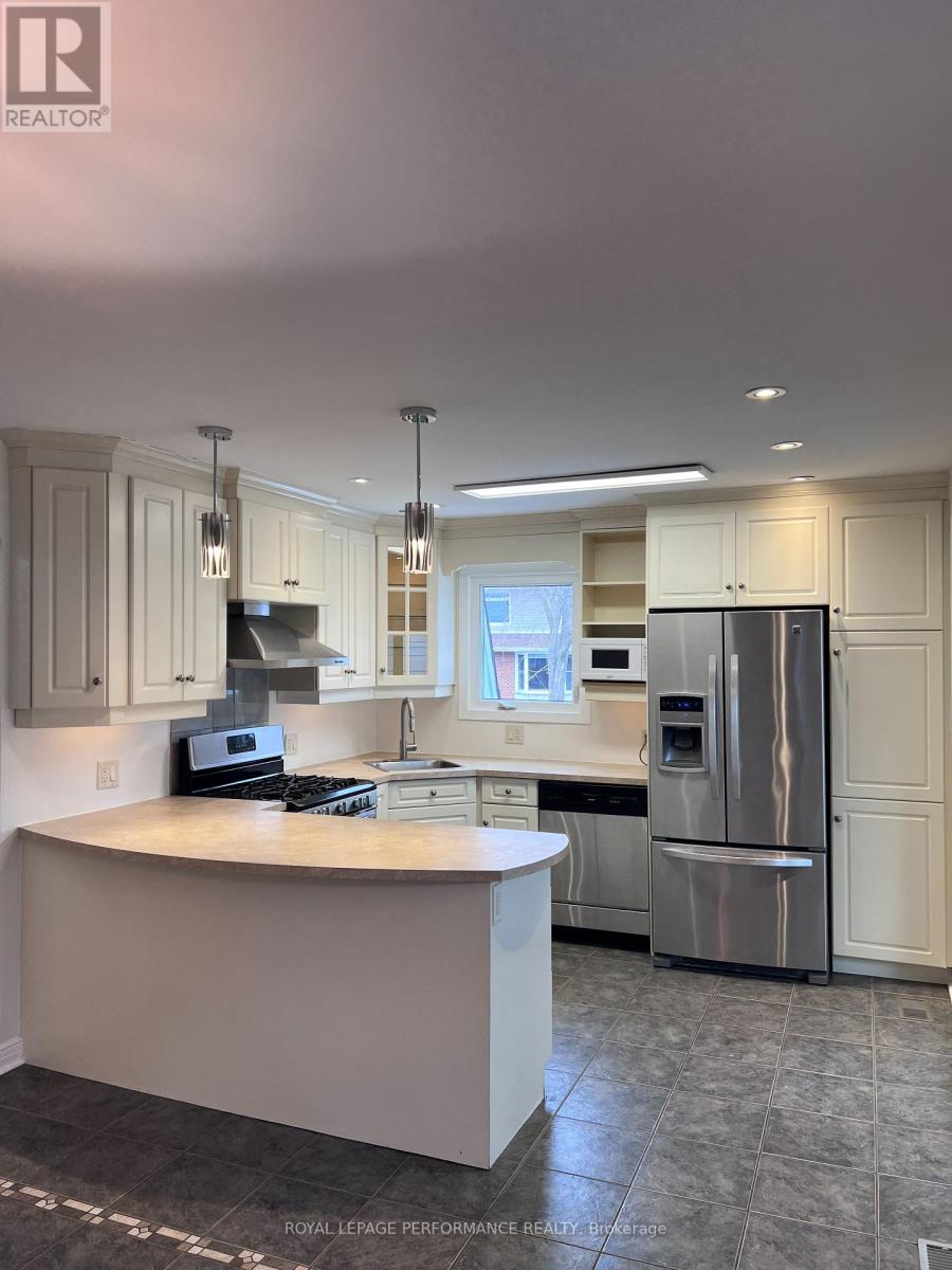 1394 Plumber Avenue, Ottawa, Ontario  K1K 4A9 - Photo 7 - X12422576