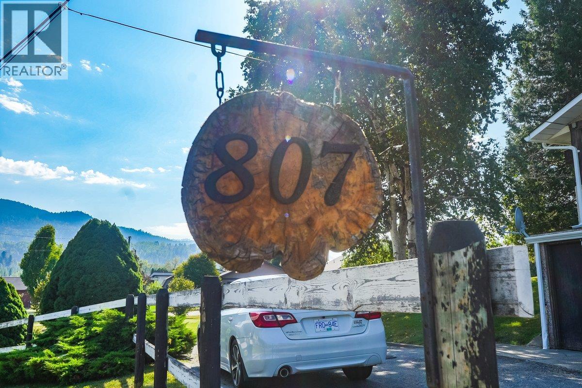 807 Waterloo Road, Ootischenia, British Columbia V1N 4K8 - Photo 13 - 10363749