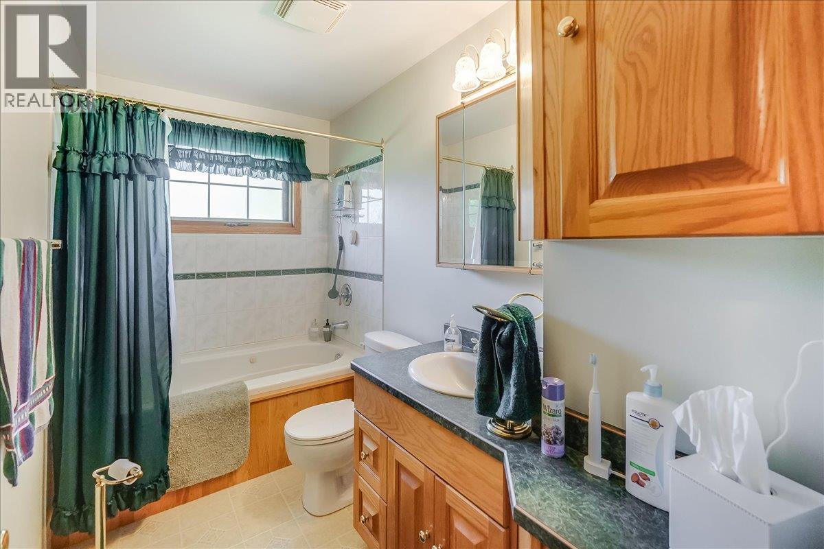 807 Waterloo Road, Ootischenia, British Columbia V1N 4K8 - Photo 35 - 10363749