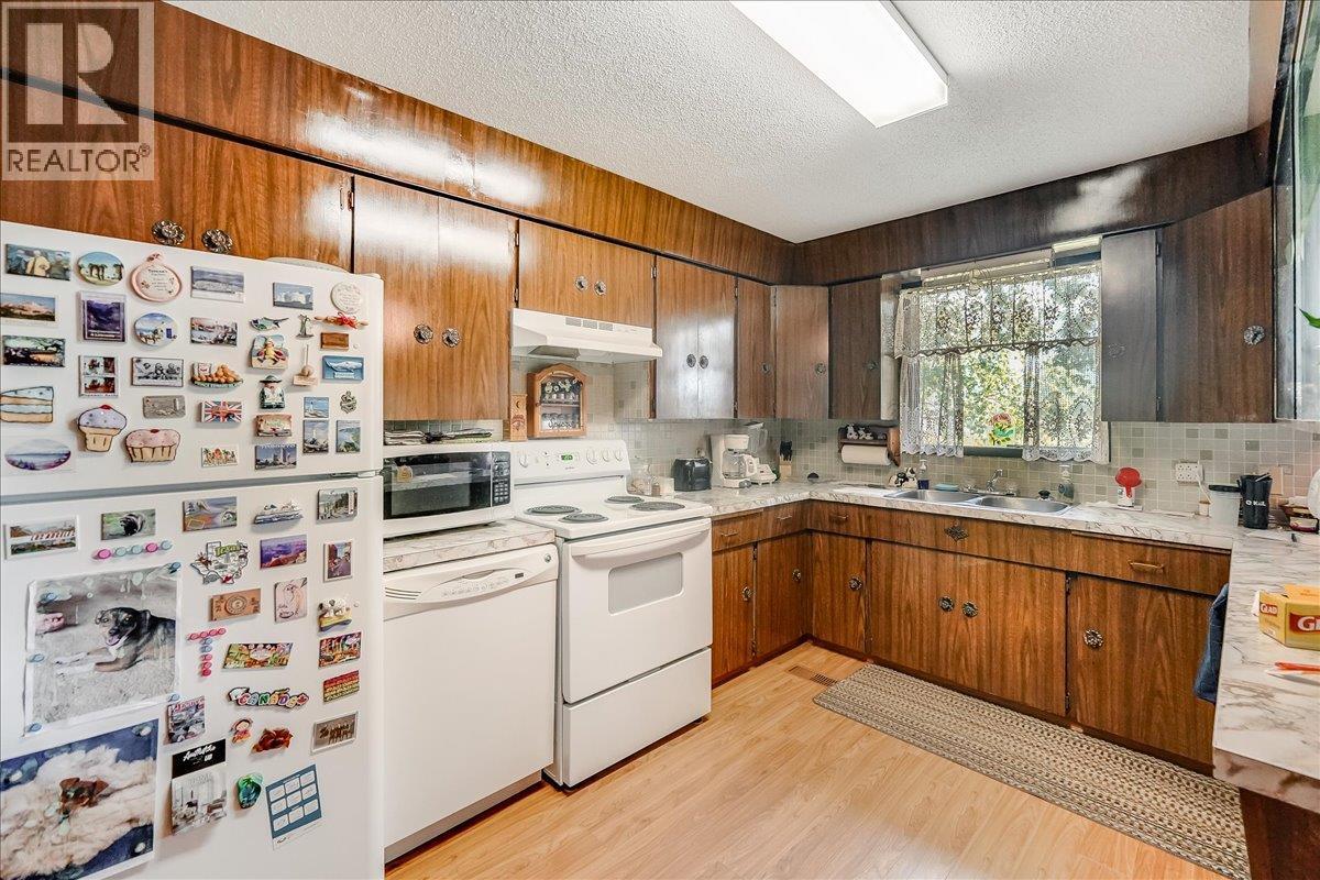 807 Waterloo Road, Ootischenia, British Columbia V1N 4K8 - Photo 44 - 10363749