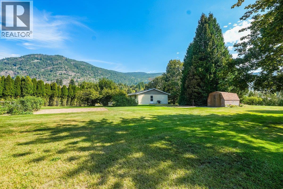 807 Waterloo Road, Ootischenia, British Columbia V1N 4K8 - Photo 18 - 10363749