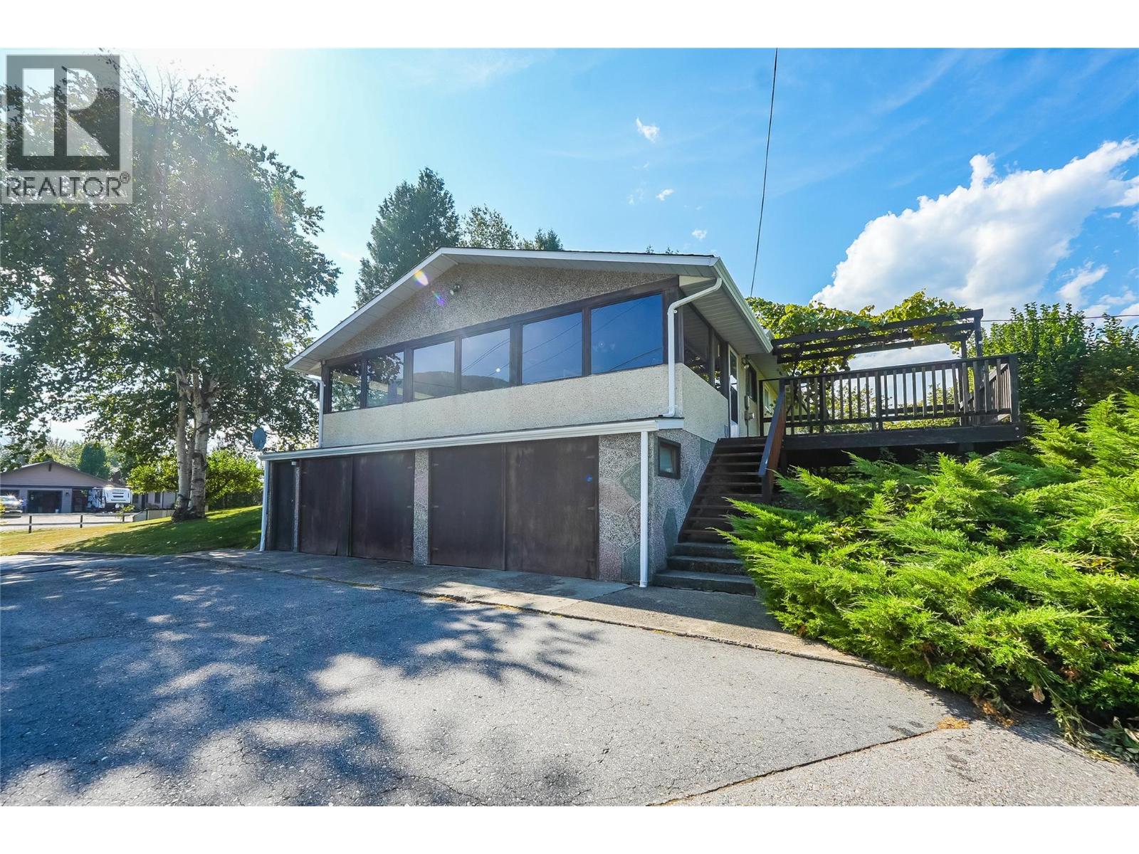 807 WATERLOO Road, ootischenia, British Columbia