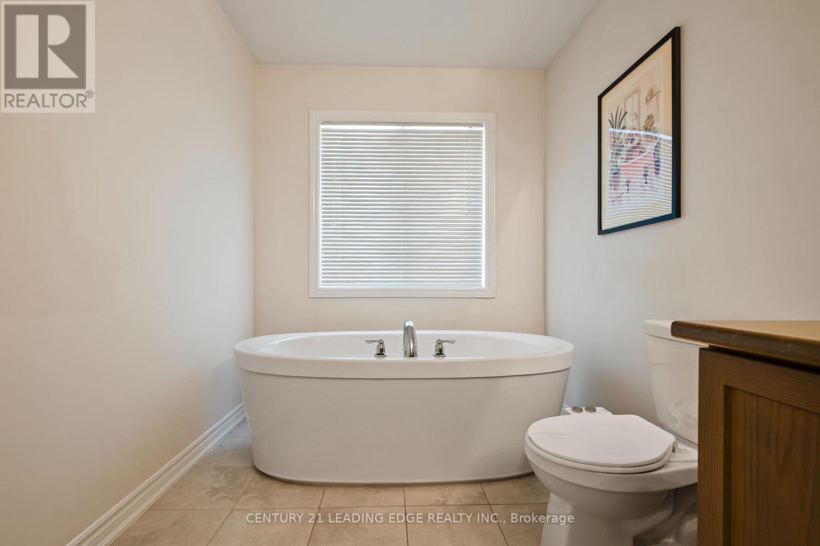 80 Wagner Crescent, Essa, Ontario  L0M 1B6 - Photo 28 - N12422550