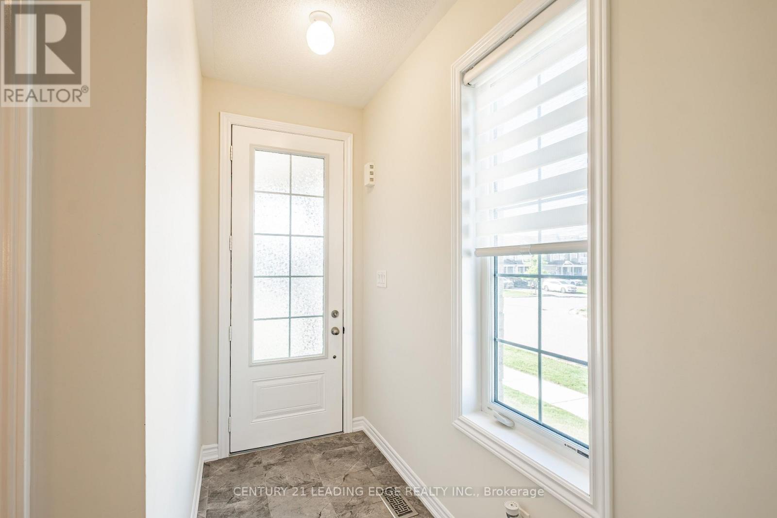 80 Wagner Crescent, Essa, Ontario  L0M 1B6 - Photo 6 - N12422550