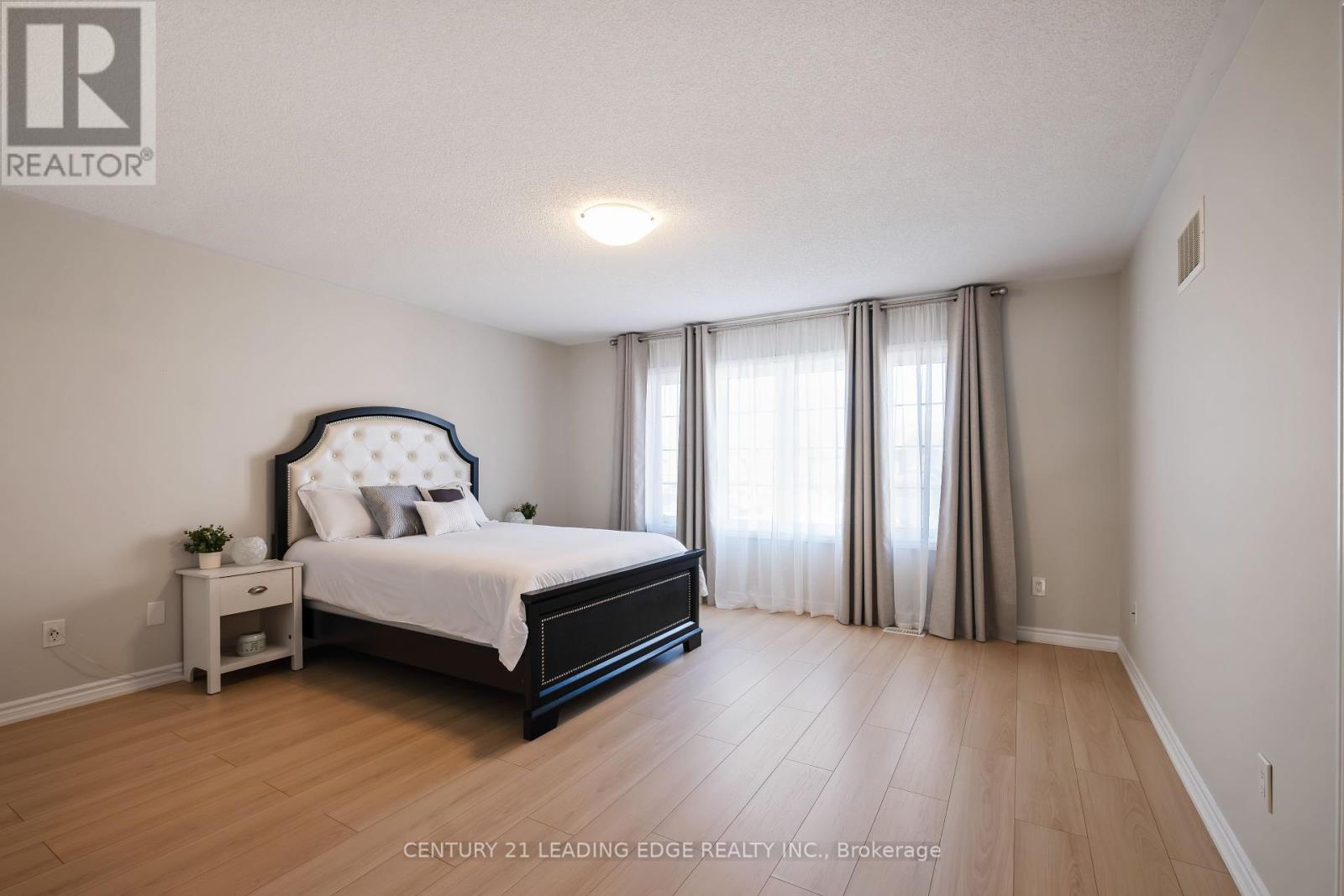 80 Wagner Crescent, Essa, Ontario  L0M 1B6 - Photo 25 - N12422550