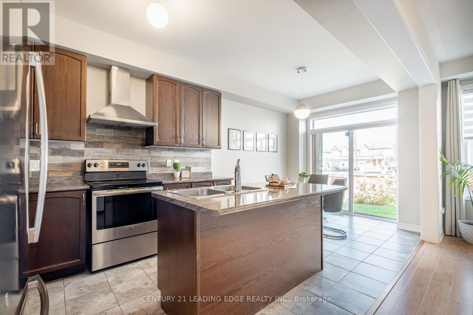 80 Wagner Crescent, Essa, Ontario  L0M 1B6 - Photo 17 - N12422550