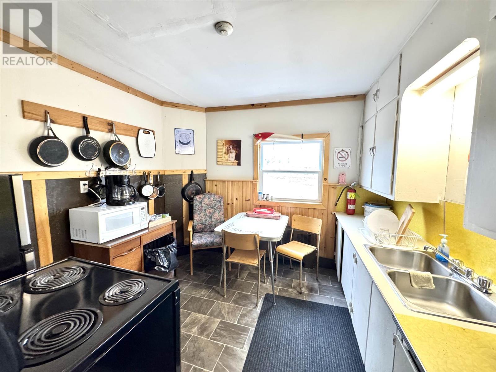 109 Front St, Hawk Junction, Ontario  P0S 1G0 - Photo 17 - SM252732