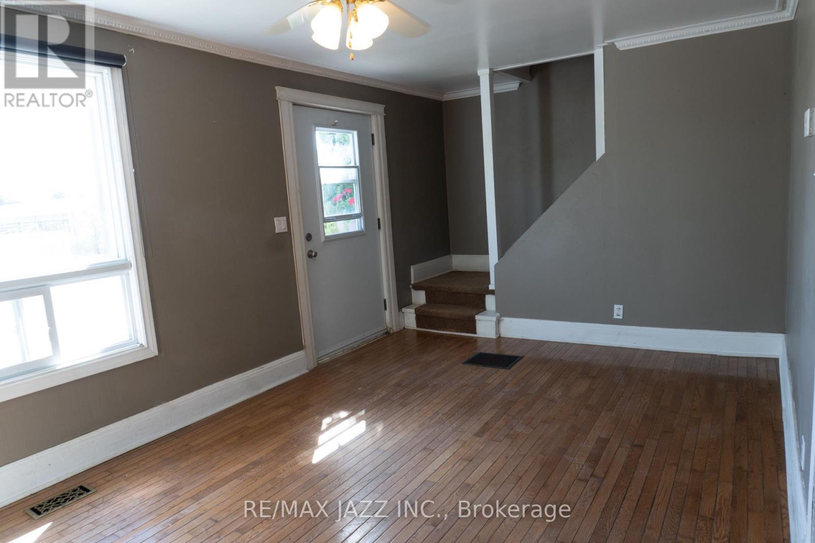 Property at 318 RITSON ROAD N image 2