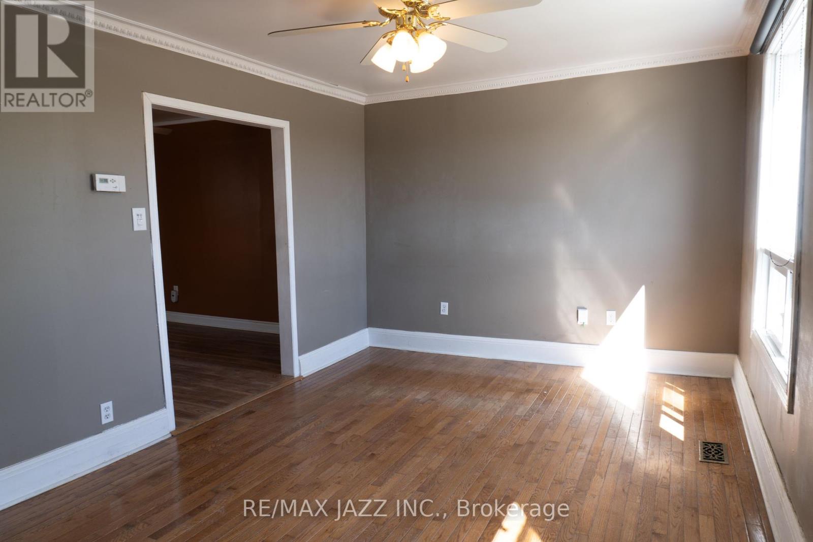 Property at 318 RITSON ROAD N image 3
