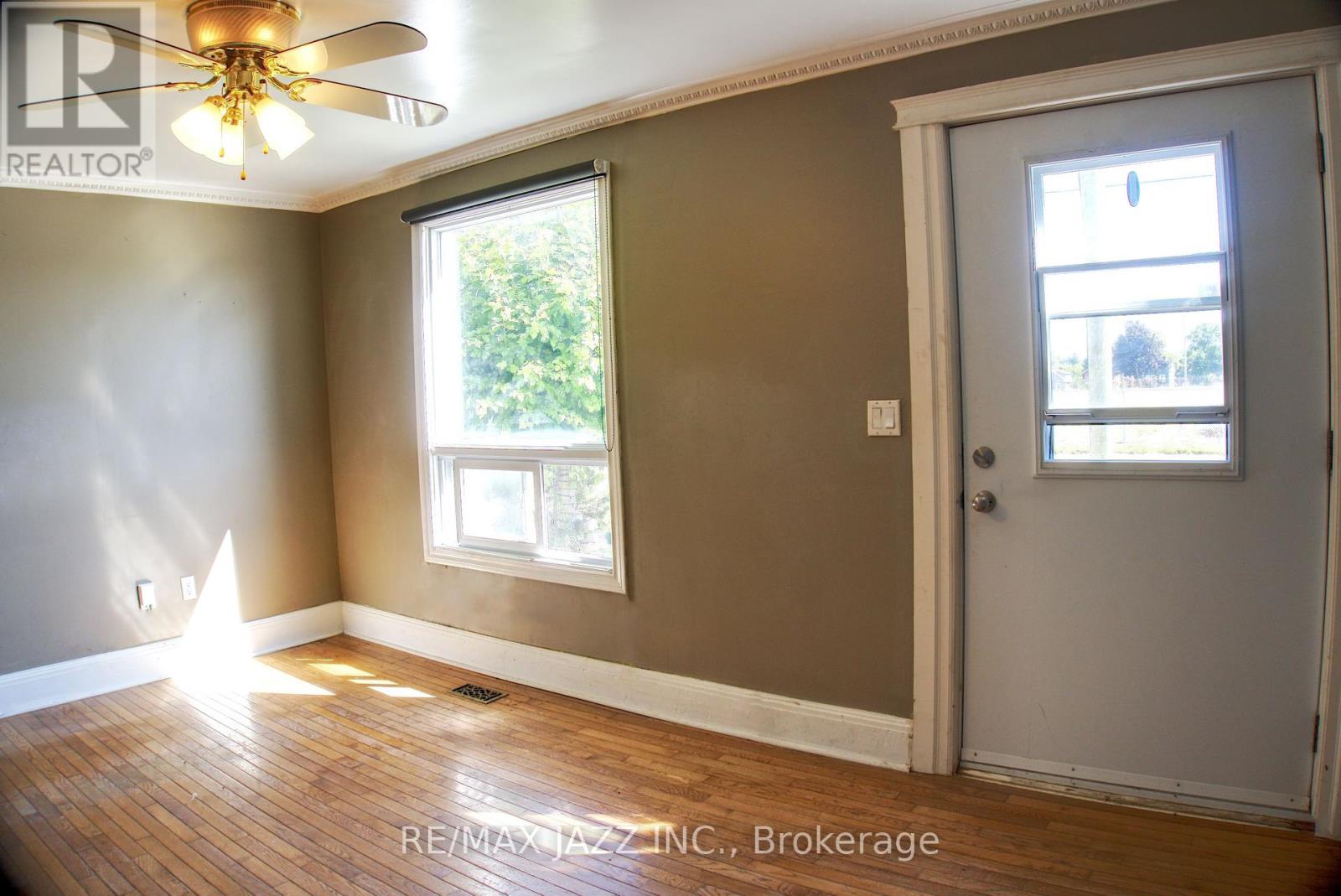 Property at 318 RITSON ROAD N image 5