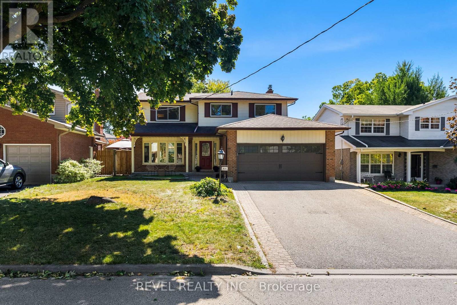 205 Ontario Street E, Whitby, Ontario  L1N 6L8 - Photo 3 - E12422619