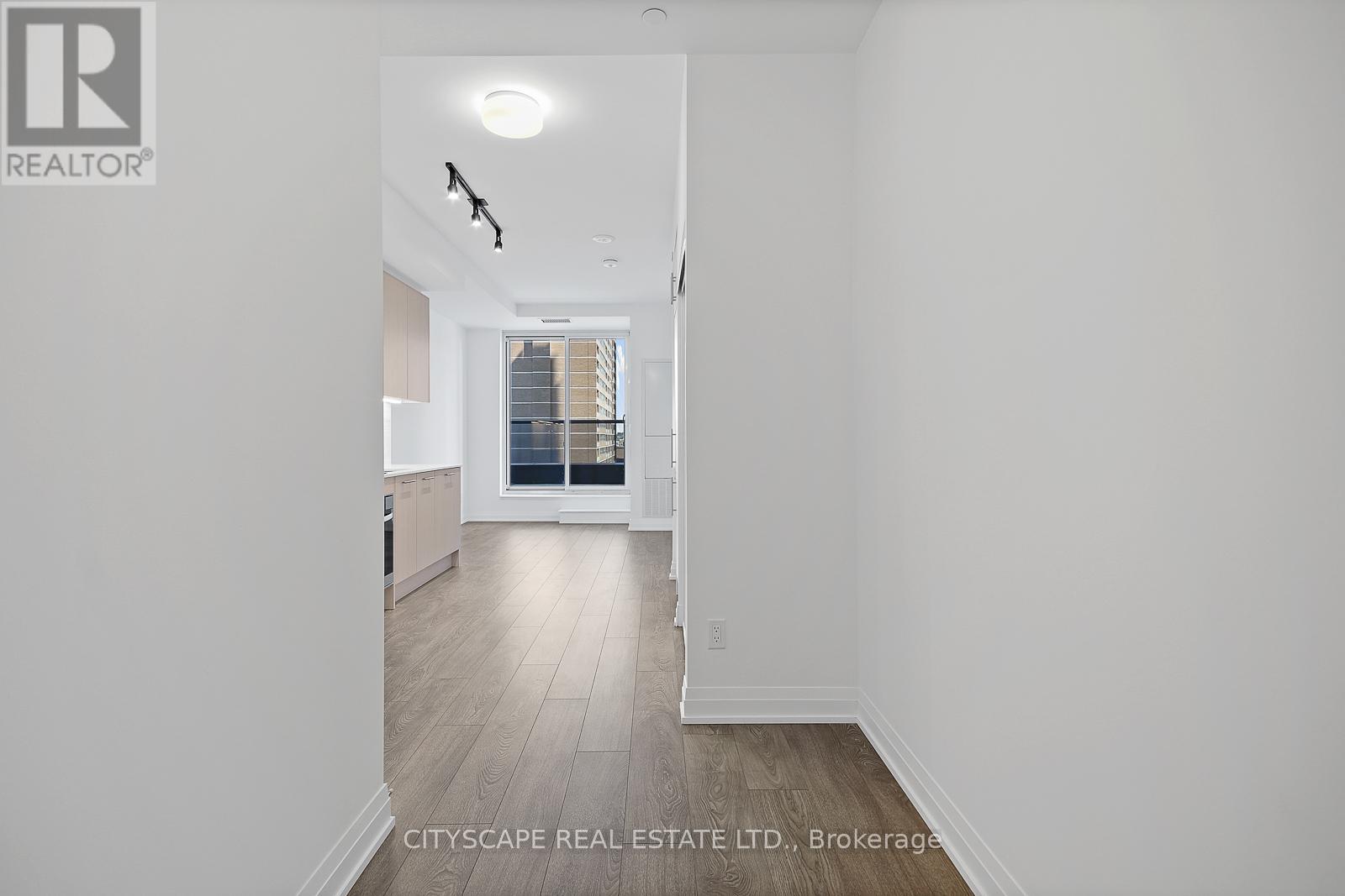 506-T - 286 Main Street, Toronto, Ontario  M4C 0B3 - Photo 3 - E12418316