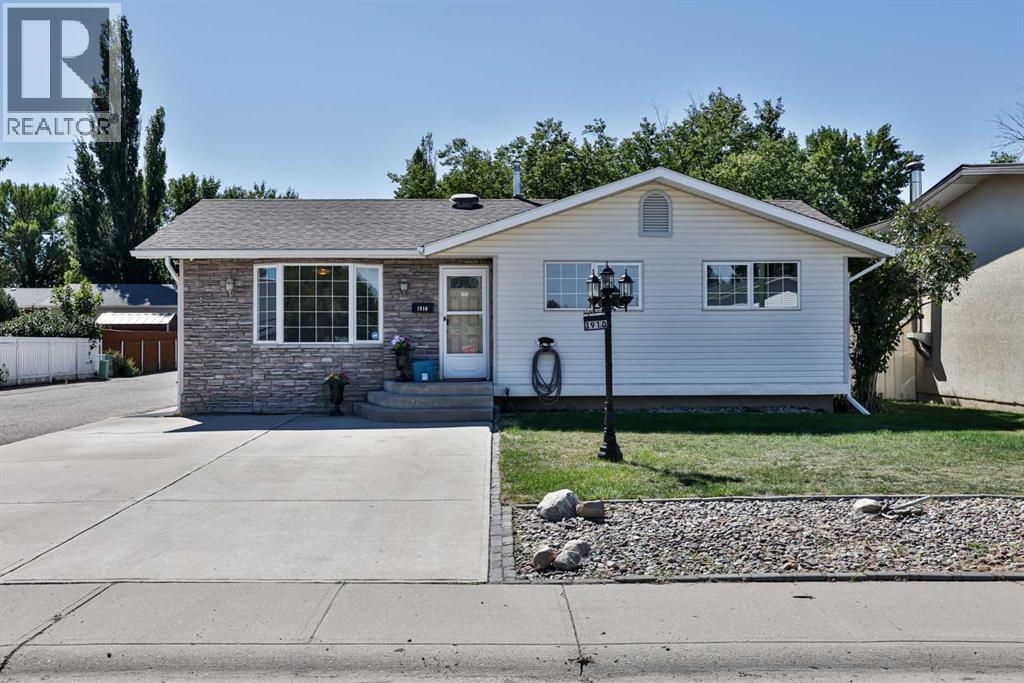 Property at 1910 24 Avenue N image 1