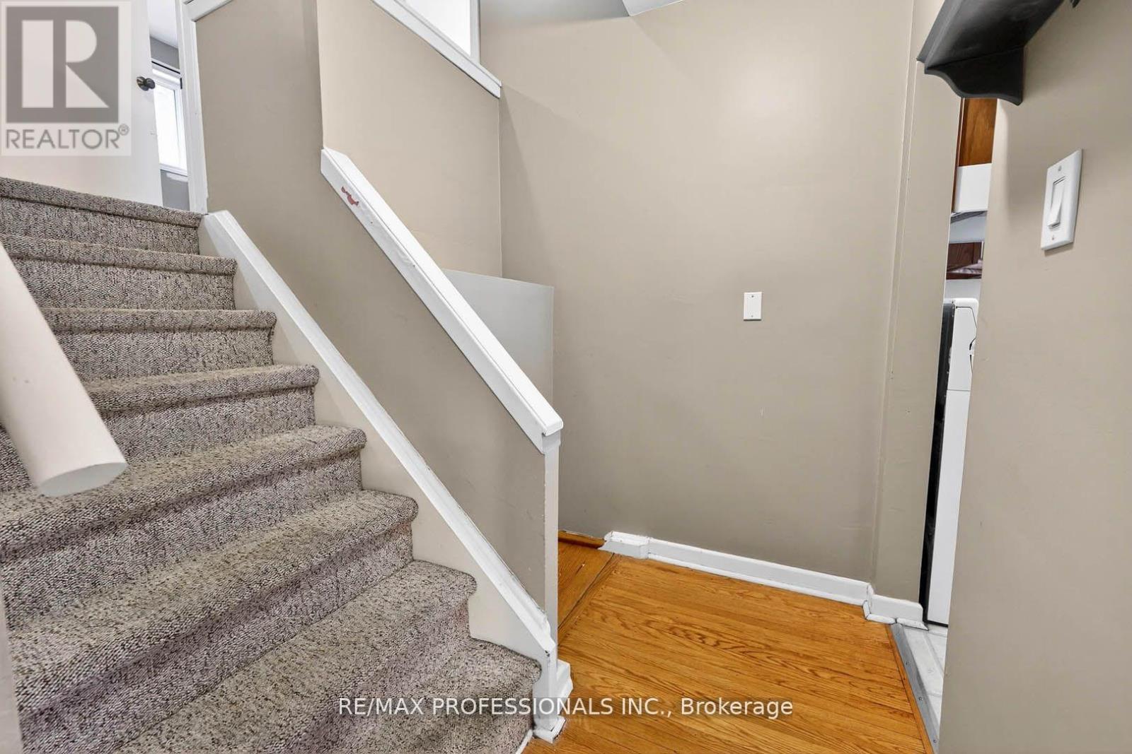 1784 Sandgate Crescent, Mississauga, Ontario  L5J 2E8 - Photo 14 - W12422573