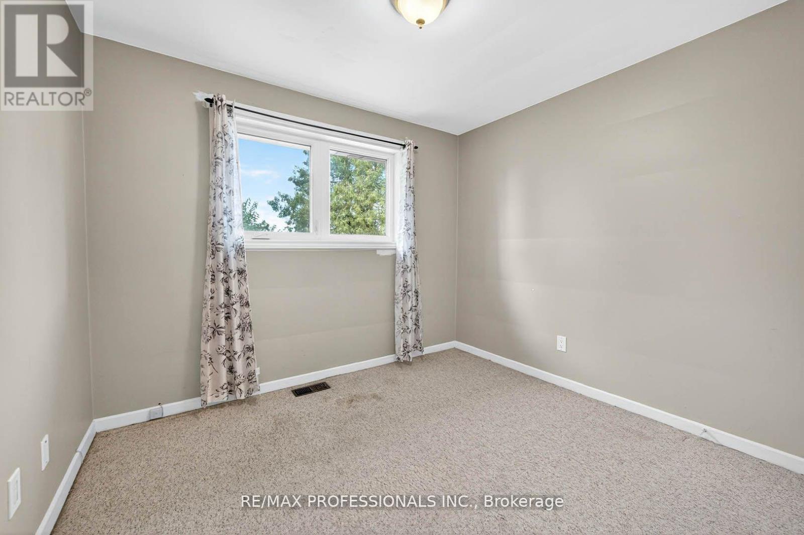 1784 Sandgate Crescent, Mississauga, Ontario  L5J 2E8 - Photo 17 - W12422573
