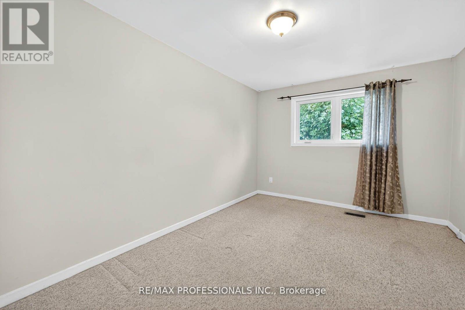 1784 Sandgate Crescent, Mississauga, Ontario  L5J 2E8 - Photo 19 - W12422573