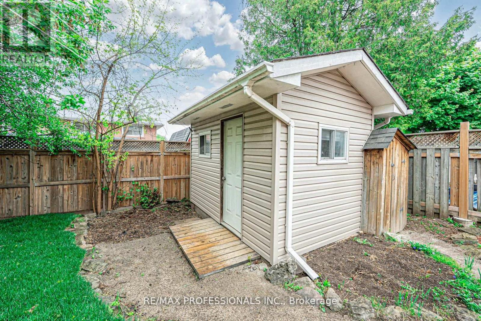 1784 Sandgate Crescent, Mississauga, Ontario  L5J 2E8 - Photo 36 - W12422573